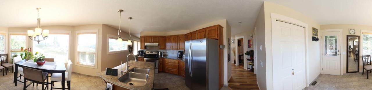 Rodee Homestay West Kelowna Exterior photo